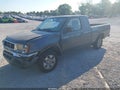 2000 Nissan Frontier — photo 2 of 17 | VIN 1N6DD26SXYC364198