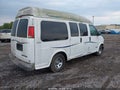 1999 Chevrolet Express 2500 — photo 4 of 19 | VIN 1GBFG15R5X1000393