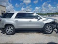 2016 GMC Acadia — photo 13 of 16 | VIN 1GKKRRKD3GJ292108