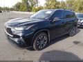 2022 Toyota Highlander — photo 2 of 16 | VIN 5TDGZRBH9NS223170