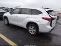 2022 Toyota Highlander — photo 3 of 16 | VIN 5TDCZRBH1NS561869