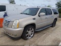 2009 Cadillac Escalade ESV — photo 2 of 11 | VIN 1GYFC26209R277398