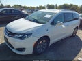 2018 Chrysler Pacifica — photo 2 of 16 | VIN 2C4RC1N73JR248406