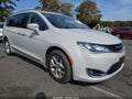 2017 Chrysler Pacifica — photo 1 of 16 | VIN 2C4RC1EG1HR669549