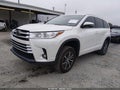 2018 Toyota Highlander — photo 2 of 16 | VIN 5TDKZRFH9JS267734