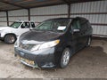 2016 Toyota Sienna — photo 2 of 12 | VIN 5TDKK3DC2GS691371
