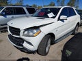 2012 Mercedes-Benz ML-Class — photo 2 of 11 | VIN 4JGDA5HB4CA086246