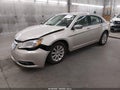 2013 Chrysler 200 — photo 2 of 17 | VIN 1C3CCBCGXDN615337