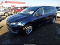2018 Chrysler Pacifica — photo 2 of 21 | VIN 2C4RC1FG5JR128721