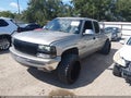 2001 Chevrolet Silverado 1500 — photo 2 of 12 | VIN 2GCEC19V511242872