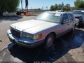 1990 Lincoln Town Car — photo 2 of 11 | VIN 1LNLM82F2LY652380