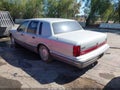 1990 Lincoln Town Car — photo 3 of 11 | VIN 1LNLM82F2LY652380
