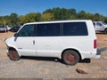 2000 Chevrolet Astro — photo 14 of 16 | VIN 1GNDM19W5YB170476
