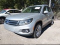 2016 Volkswagen Tiguan — photo 2 of 11 | VIN WVGBV7AX8GW601240