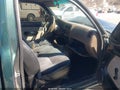 2000 Toyota Tacoma — photo 5 of 10 | VIN 4TANL42N8YZ669956
