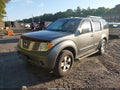 2005 Nissan Pathfinder — photo 2 of 11 | VIN 5N1AR18W45C726714