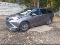 2021 Toyota Sienna — photo 2 of 16 | VIN 5TDJSKFCXMS025633