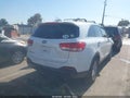 2017 Kia Sorento — photo 4 of 17 | VIN 5XYPG4A54HG232599