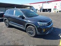 2022 Volkswagen Taos — photo 1 of 16 | VIN 3VVDX7B2XNM010402