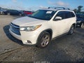 2015 Toyota Highlander — photo 2 of 19 | VIN 5TDYKRFH8FS063190