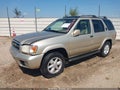 2001 Nissan Pathfinder — photo 2 of 16 | VIN JN8DR07X21W505888