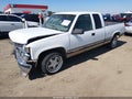 1998 Chevrolet C1500 — photo 2 of 21 | VIN 1GCEC19M2WE249176