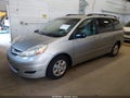 2009 Toyota Sienna — photo 2 of 11 | VIN 5TDZK23CX9S257275