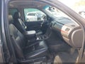 2010 Cadillac Escalade ESV — photo 5 of 16 | VIN 1GYUKHEF1AR220200