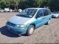 1998 Plymouth Grand Voyager — photo 2 of 11 | VIN 1P4GP44GXWB596879