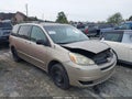 2004 Toyota Sienna — photo 1 of 11 | VIN 5TDZA23C04S118252