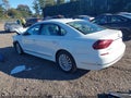 2017 Volkswagen Passat — photo 3 of 17 | VIN 1VWBT7A31HC022825