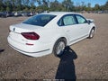 2017 Volkswagen Passat — photo 4 of 17 | VIN 1VWBT7A31HC022825