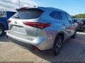 2022 Toyota Highlander — photo 4 of 17 | VIN 5TDHZRBH1NS243742