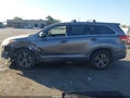 2017 Toyota Highlander — photo 15 of 17 | VIN 5TDZZRFH9HS201757