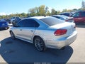 2015 Volkswagen Passat — photo 3 of 17 | VIN 1VWAT7A31FC023322