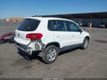 2017 Volkswagen Tiguan — photo 4 of 17 | VIN WVGBV7AX6HK011126