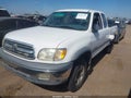 2000 Toyota Tundra — photo 2 of 11 | VIN 5TBRT3417YS094558