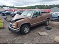 1997 Chevrolet C1500 — photo 2 of 16 | VIN 1GCEC14R5VZ119662