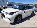 2020 Toyota Highlander — photo 2 of 15 | VIN 5TDFZRBH9LS008333