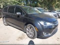 2017 Chrysler Pacifica — photo 1 of 16 | VIN 2C4RC1GG5HR528190