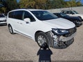 2018 Chrysler Pacifica — photo 1 of 21 | VIN 2C4RC1BG3JR186056