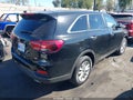 2019 Kia Sorento — photo 4 of 18 | VIN 5XYPG4A3XKG561541