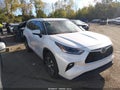 2021 Toyota Highlander — photo 1 of 17 | VIN 5TDGZRBH5MS117961