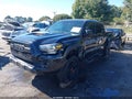 2018 Toyota Tacoma — photo 2 of 16 | VIN 5TFCZ5AN1JX149519