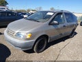 2001 Toyota Sienna — photo 2 of 18 | VIN 4T3ZF19CX1U319718