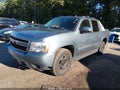 2011 Chevrolet Avalanche — photo 2 of 16 | VIN 3GNTKEE38BG258151