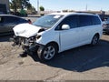 2014 Toyota Sienna — photo 2 of 17 | VIN 5TDKK3DC1ES419522