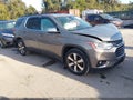 2019 Chevrolet Traverse — photo 1 of 16 | VIN 1GNEVHKW5KJ200755
