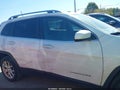 2016 Jeep Cherokee — photo 13 of 17 | VIN 1C4PJLCB4GW307608
