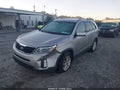 2015 Kia Sorento — photo 2 of 11 | VIN 5XYKT3A69FG625018